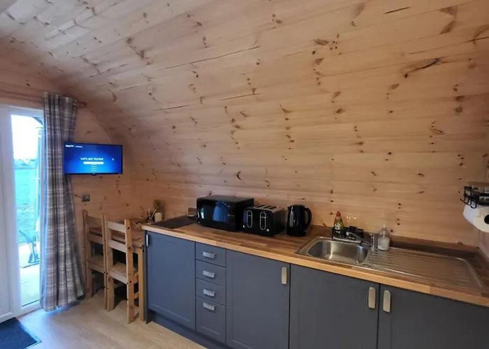 Campsite Lois' Pod With Hot Tub, Near Airport Bristol