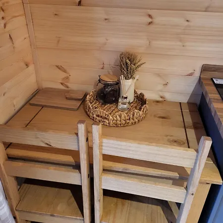 Kemping Lois' Pod With Hot Tub, Near Airport Bristol