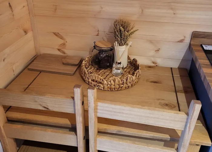 营地 Lois' Pod With Hot Tub, Near Airport 布里斯托